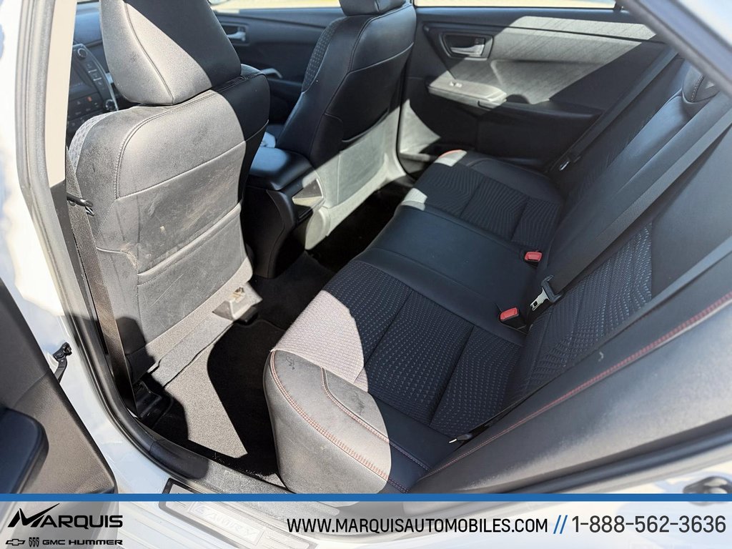 2015 Toyota Camry in Matane, Quebec - 16 - w1024h768px