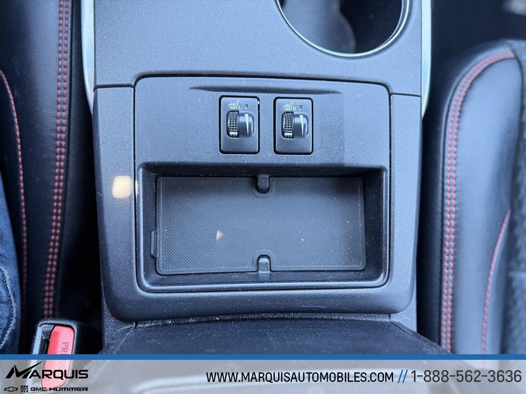 2015 Toyota Camry in Matane, Quebec - 15 - w1024h768px