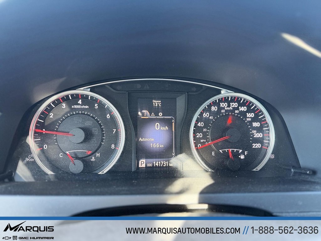 2015 Toyota Camry in Matane, Quebec - 5 - w1024h768px