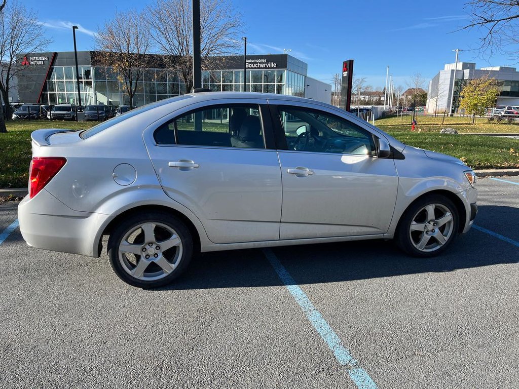 Chevrolet Sonic LT, AUT, AIR CLIMATISÉ, TOIT OUVRANT 2015 à Boucherville, Québec - 3 - w1024h768px