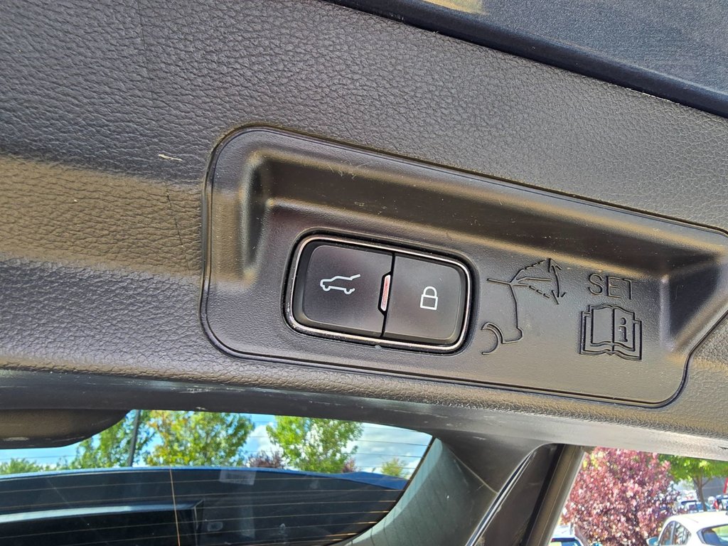 Ford Explorer Limited HEV TOIT PANO 2020 à Boucherville, Québec - 16 - w1024h768px