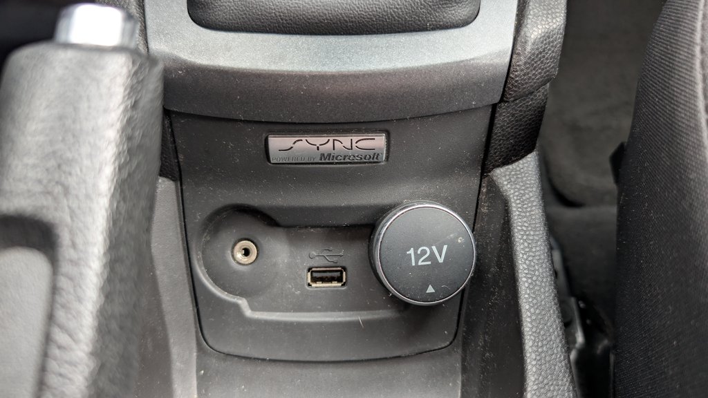 2015 Ford Fiesta BAS KM, SYNC, AIR CLIMATISÉ in Boucherville, Quebec - 14 - w1024h768px
