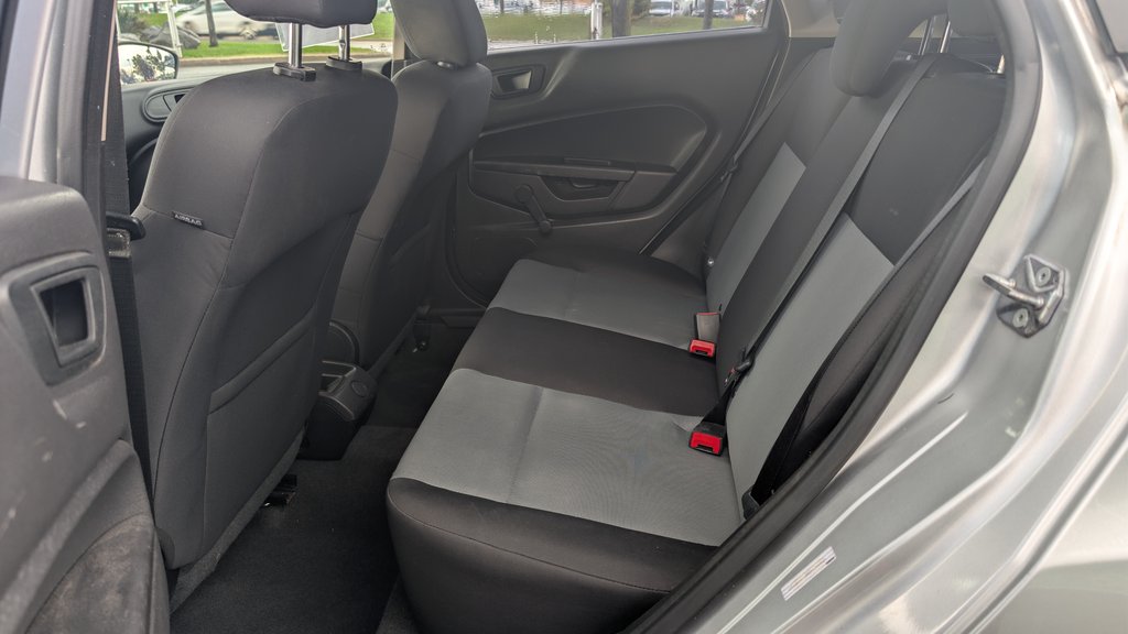 2015 Ford Fiesta BAS KM, SYNC, AIR CLIMATISÉ in Boucherville, Quebec - 10 - w1024h768px