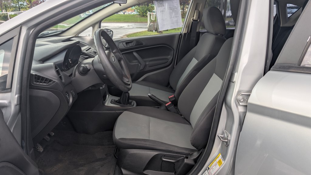 2015 Ford Fiesta BAS KM, SYNC, AIR CLIMATISÉ in Boucherville, Quebec - 11 - w1024h768px