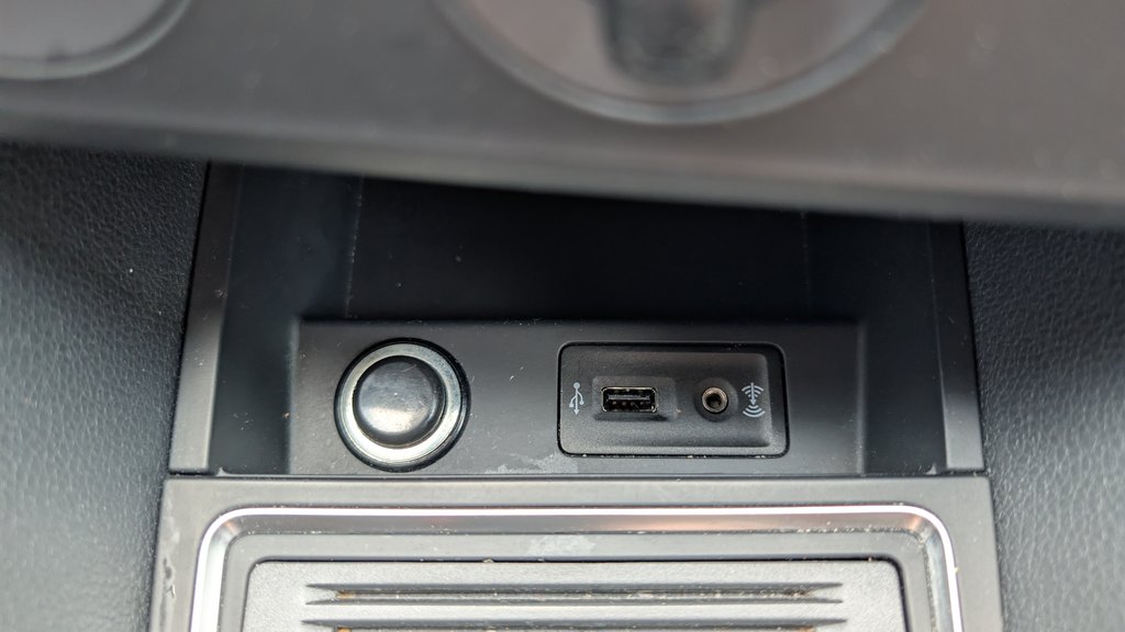 2015 Ford Fiesta BAS KM, SYNC, AIR CLIMATISÉ in Boucherville, Quebec - 9 - w1024h768px