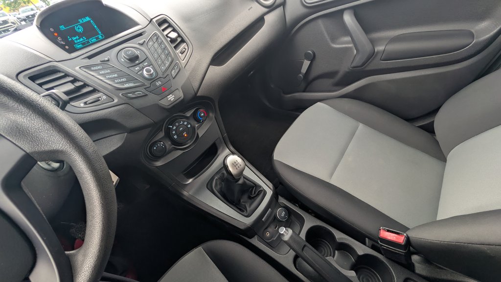2015 Ford Fiesta BAS KM, SYNC, AIR CLIMATISÉ in Boucherville, Quebec - 12 - w1024h768px