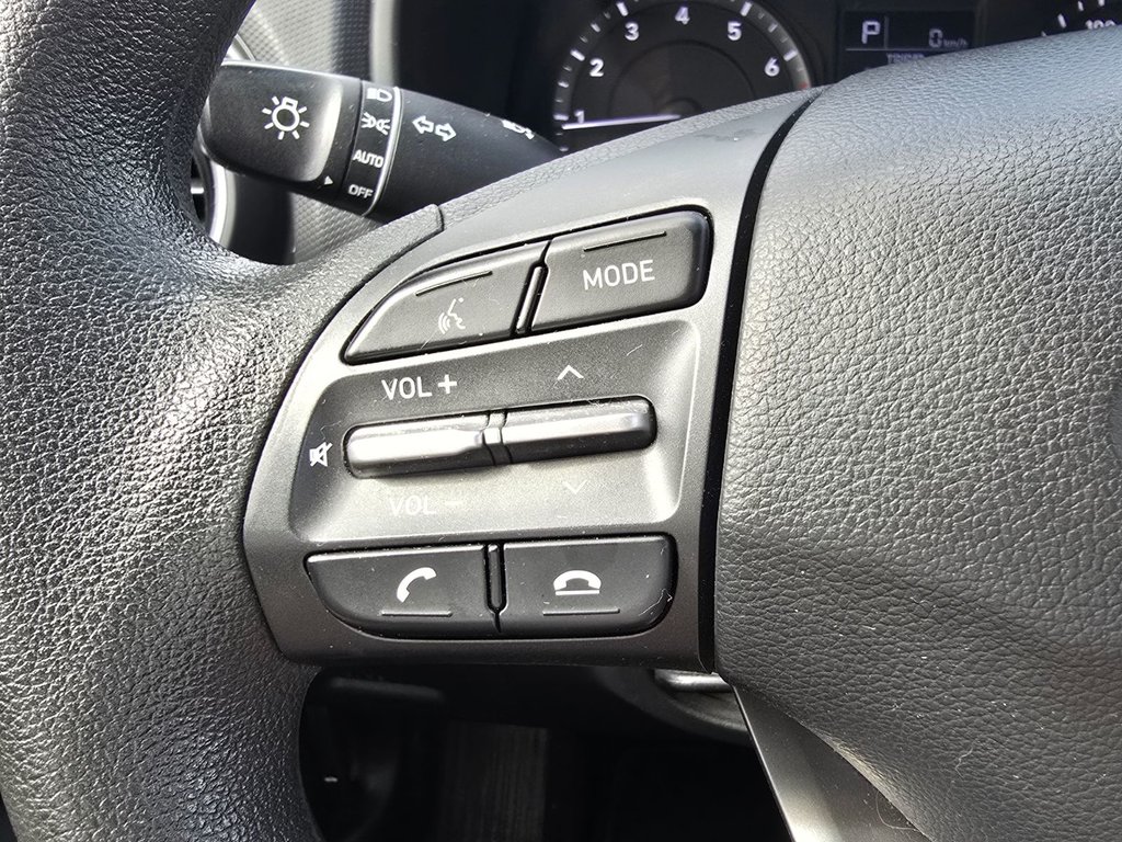 2021 Hyundai Kona Essential AWD CAMERA in Boucherville, Quebec - 22 - w1024h768px