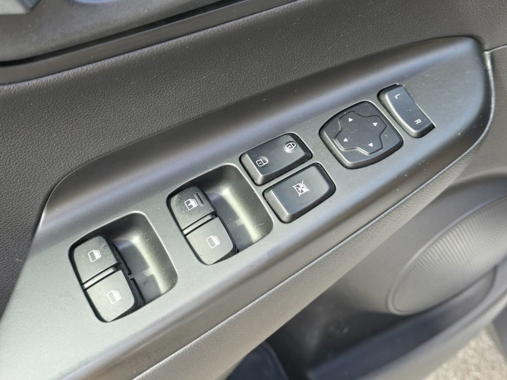 2021 Hyundai Kona Essential AWD CAMERA in Boucherville, Quebec - 15 - w1024h768px