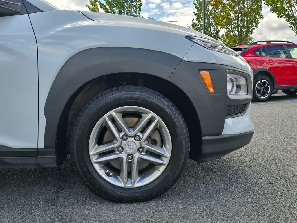 2021 Hyundai Kona Essential AWD CAMERA in Boucherville, Quebec - 12 - w1024h768px
