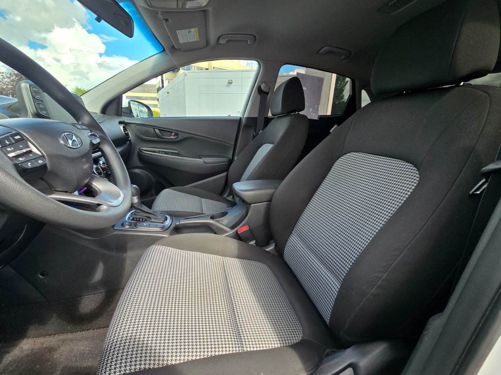 2021 Hyundai Kona Essential AWD CAMERA in Boucherville, Quebec - 17 - w1024h768px