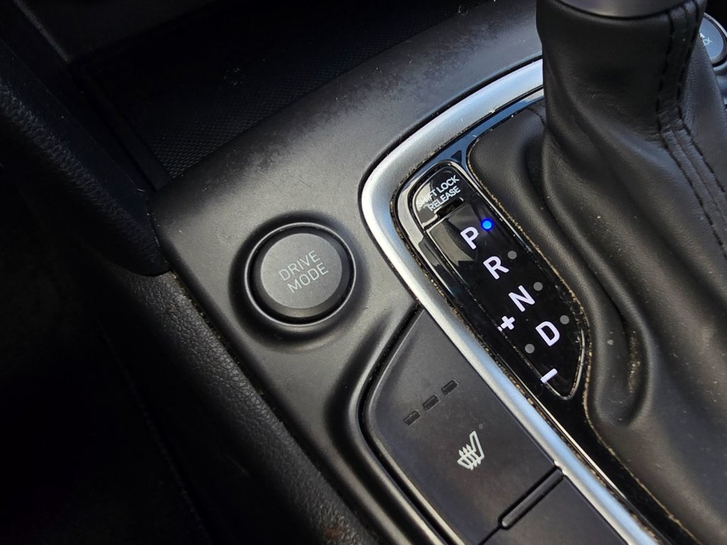 2021 Hyundai Kona Essential AWD CAMERA in Boucherville, Quebec - 28 - w1024h768px