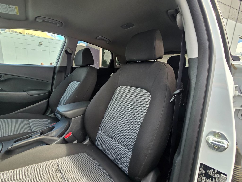 2021 Hyundai Kona Essential AWD CAMERA in Boucherville, Quebec - 16 - w1024h768px