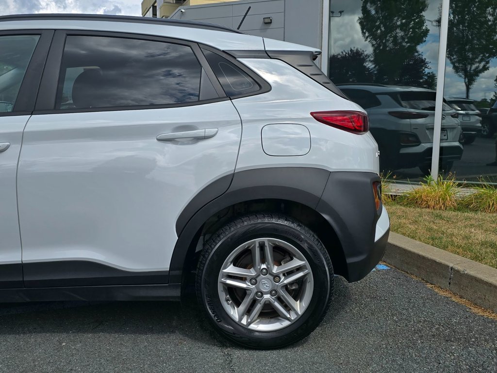 2021 Hyundai Kona Essential AWD CAMERA in Boucherville, Quebec - 6 - w1024h768px