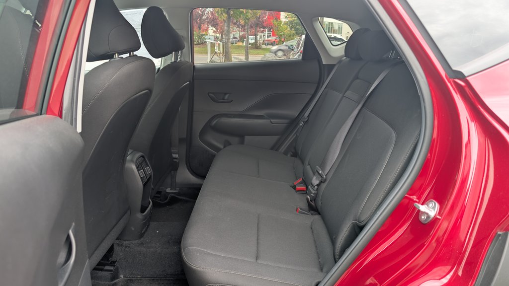 2025 Hyundai Kona Preferred, UN PROPRIÉTAIRE, GARANTIE in Boucherville, Quebec - 11 - w1024h768px