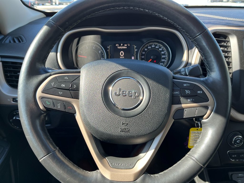 Jeep Cherokee Sport,AWD, TRÈS BAS KM, 2015 à Boucherville, Québec - 15 - w1024h768px