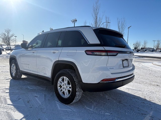 2023 Jeep Grand Cherokee Laredo, TOIT, GARANTIE in Boucherville, Quebec - 9 - w1024h768px