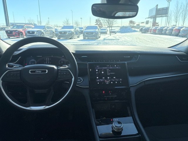 2023 Jeep Grand Cherokee Laredo, TOIT, GARANTIE in Boucherville, Quebec - 27 - w1024h768px