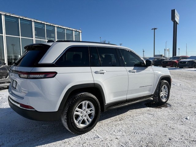 2023 Jeep Grand Cherokee Laredo, TOIT, GARANTIE in Boucherville, Quebec - 3 - w1024h768px