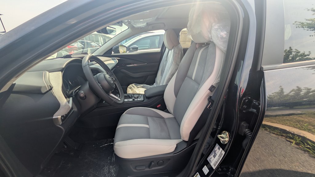 Mazda CX-30 GT Kuro 2026 à Boucherville, Québec - 2 - w1024h768px