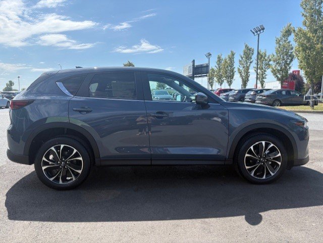 2025 Mazda CX-5 GS GROUPE CONFORT in Boucherville, Quebec - 6 - w1024h768px