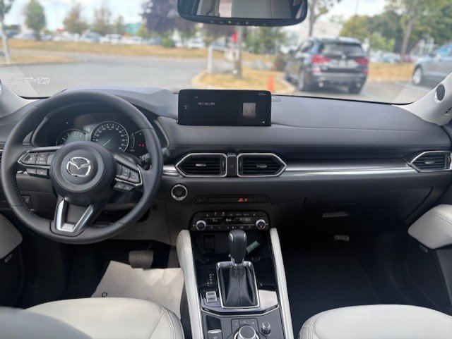 2025 Mazda CX-5 GT in Boucherville, Quebec - 12 - w1024h768px