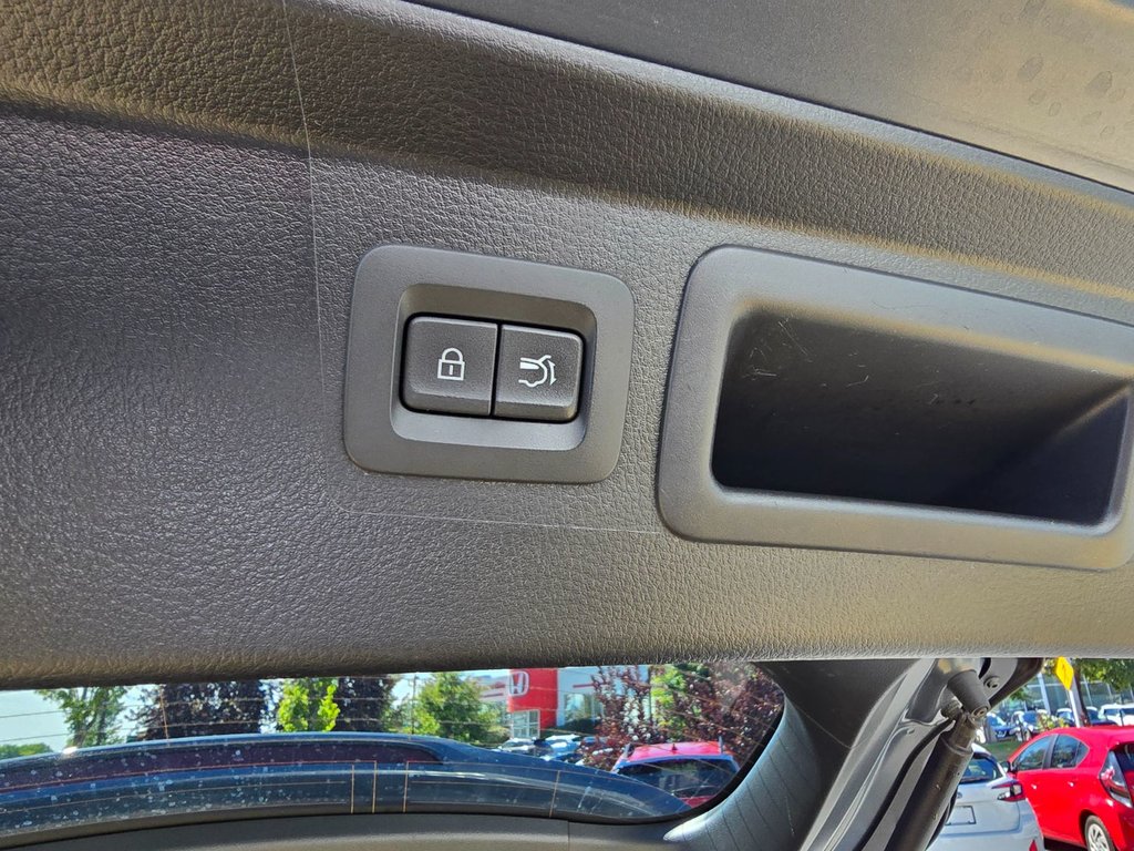 2023 Mazda CX-50 GT-TURBO, CUIR, TOIT, NAV in Boucherville, Quebec - 18 - w1024h768px
