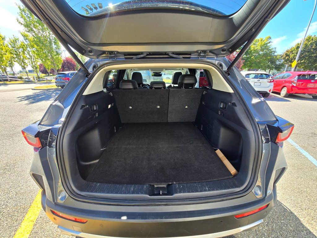 2023 Mazda CX-50 GT-TURBO, CUIR, TOIT, NAV in Boucherville, Quebec - 17 - w1024h768px