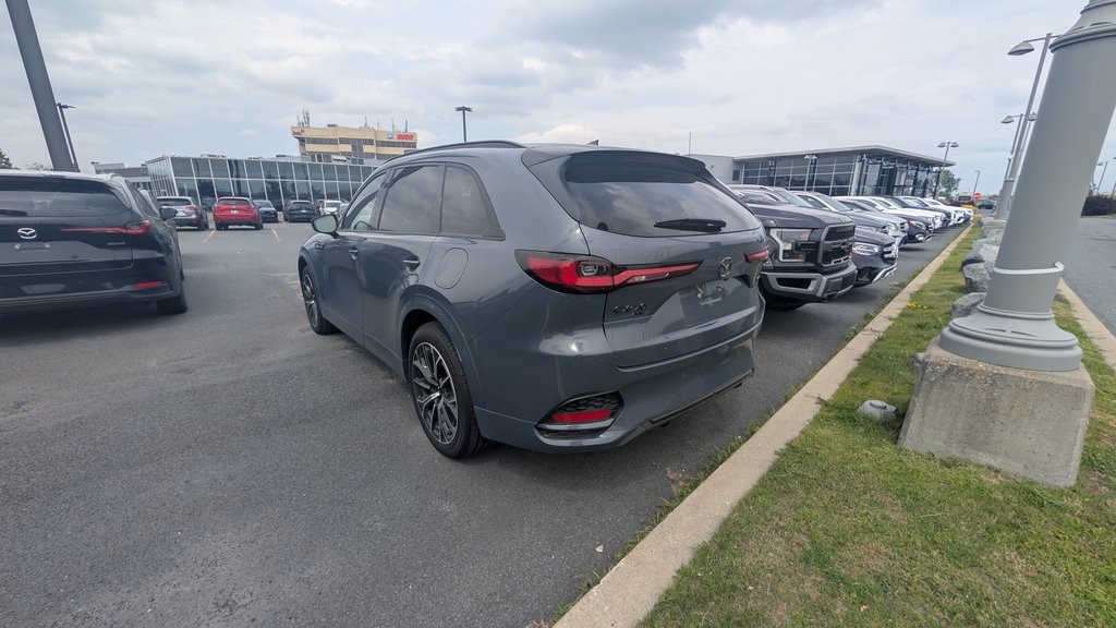 2026 Mazda CX-70 Plug-In Hybrid GT in Boucherville, Quebec - 5 - w1024h768px