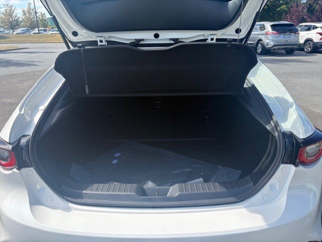 2025 Mazda Mazda3 Sport GS in Boucherville, Quebec - 10 - w1024h768px