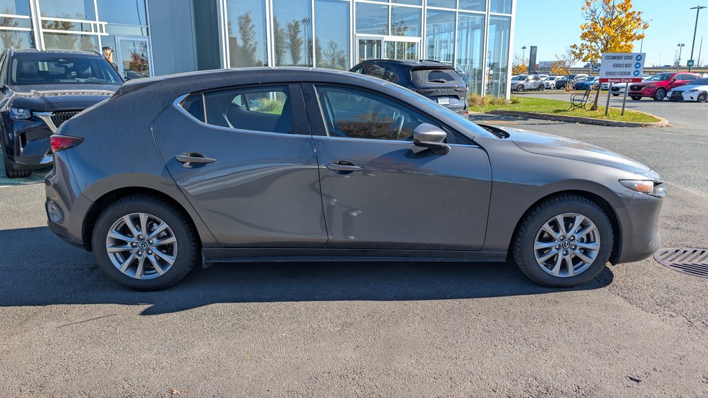 Mazda Mazda3 Sport GS, BAS KM, AUCUN ACCIDENT, GARANTIE 2025 à Boucherville, Québec - 11 - w1024h768px