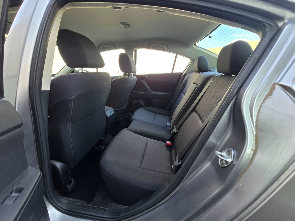 2010 Mazda Mazda3 GX /  1 SEUL PROPRIO / BAS KM in Boucherville, Quebec - 20 - w1024h768px