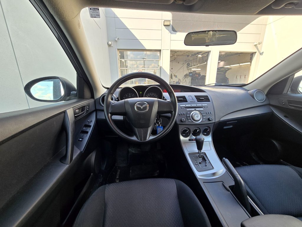 2010 Mazda Mazda3 GX /  1 SEUL PROPRIO / BAS KM in Boucherville, Quebec - 14 - w1024h768px
