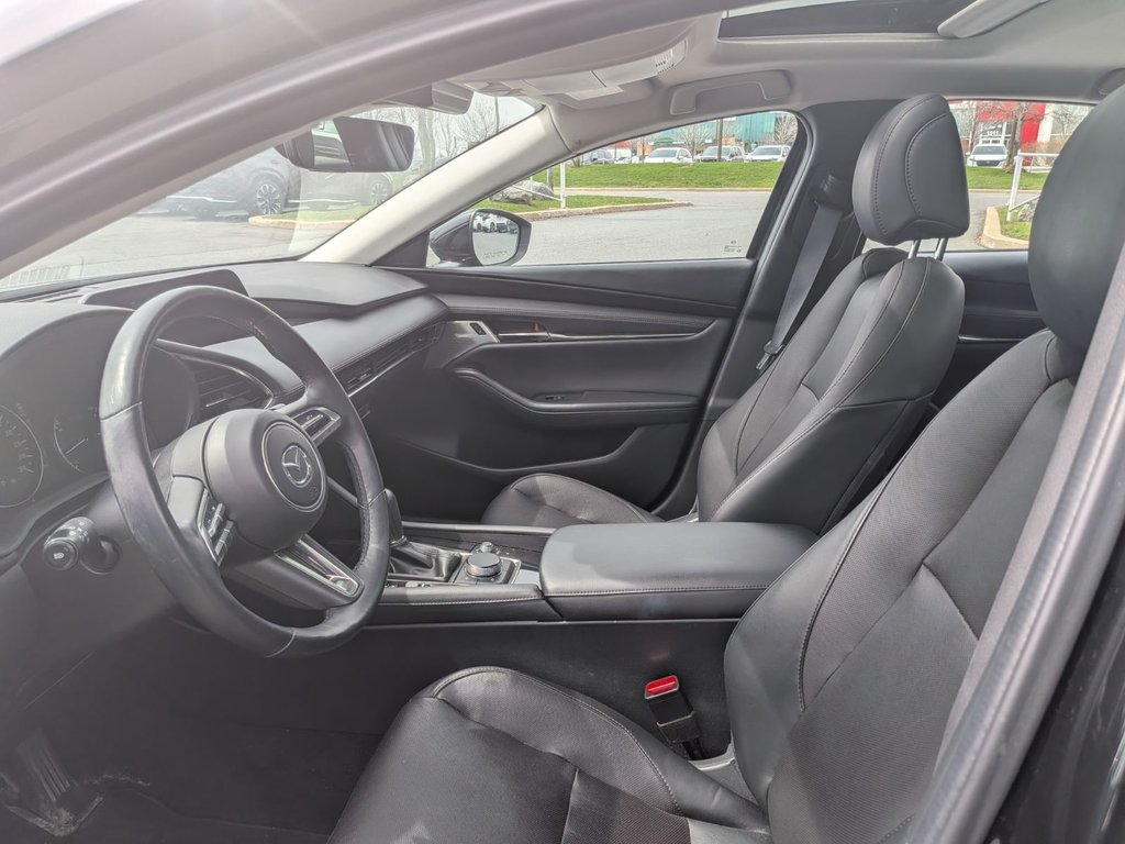 2023 Mazda Mazda3 GT JAMAIS ACCIDENTÉ GARANTIE 1 PROPRIO in Boucherville, Quebec - 13 - w1024h768px