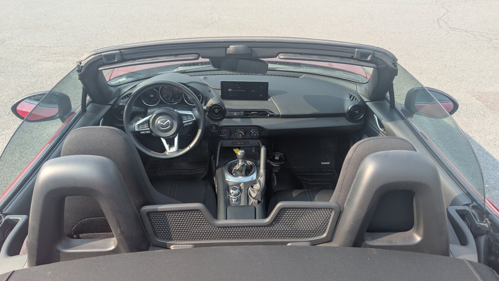 2024 Mazda MX 5 GS, BAS KM, GARANTIE, AUBAINE in Boucherville, Quebec - 3 - w1024h768px