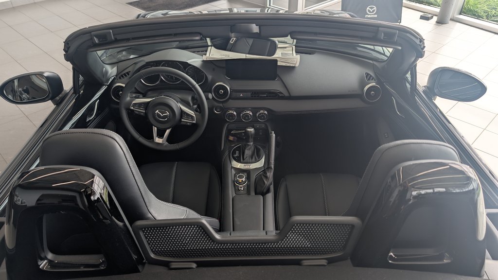 2026 Mazda MX-5 GT in Boucherville, Quebec - 3 - w1024h768px