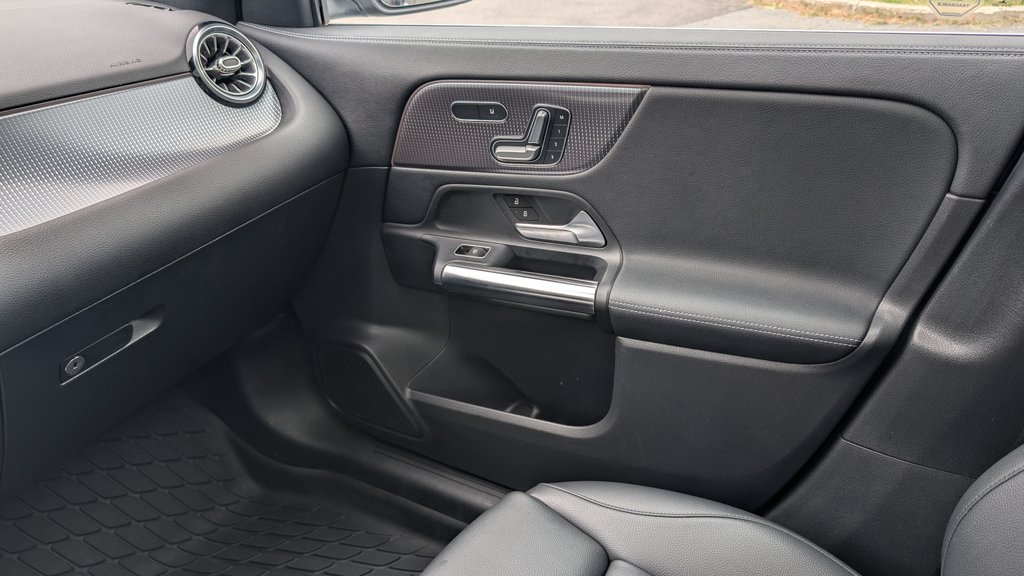 2021 Mercedes-Benz GLA GLA 250 4MATIC, AUCUN ACCIDENT in Boucherville, Quebec - 31 - w1024h768px