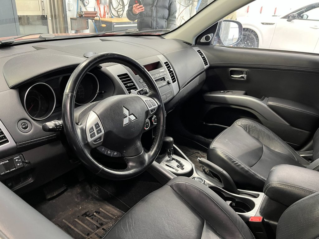 Mitsubishi Outlander AWD  1 PROPRIO TRES  BAS KM 2010 à Boucherville, Québec - 2 - w1024h768px