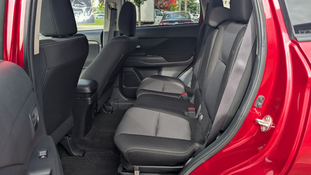 2018 Mitsubishi Outlander ES, 1 SEUL PROPRIÉTAIRE, AUCUN ACCIDENT in Boucherville, Quebec - 15 - w1024h768px
