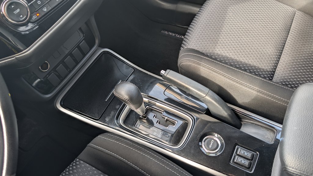 2018 Mitsubishi Outlander ES, 1 SEUL PROPRIÉTAIRE, AUCUN ACCIDENT in Boucherville, Quebec - 19 - w1024h768px