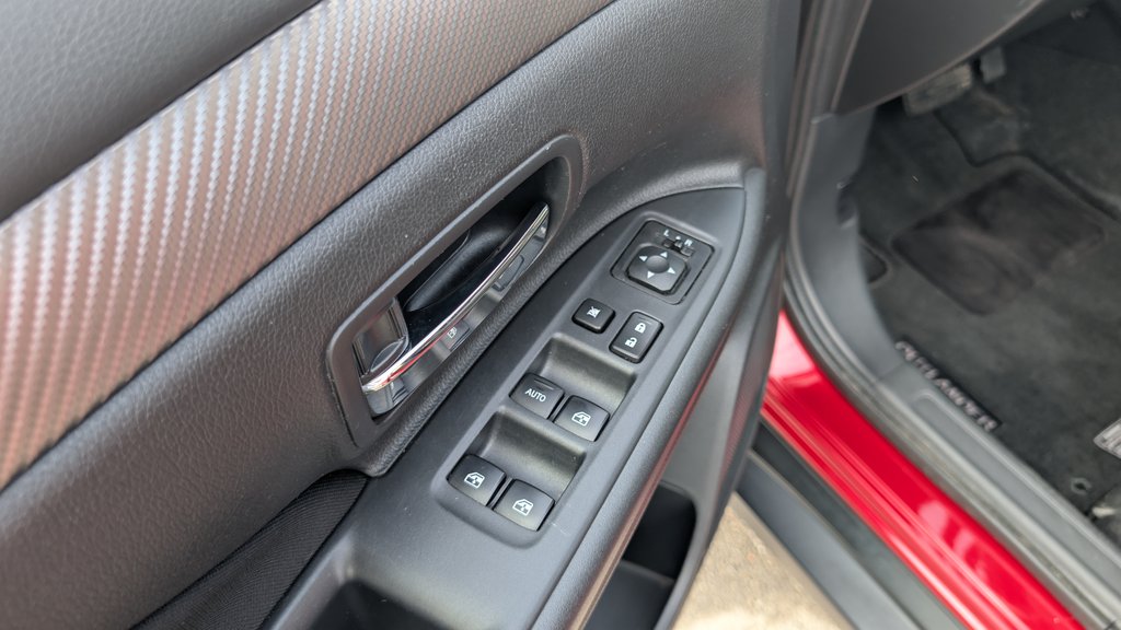 2018 Mitsubishi Outlander ES, 1 SEUL PROPRIÉTAIRE, AUCUN ACCIDENT in Boucherville, Quebec - 17 - w1024h768px