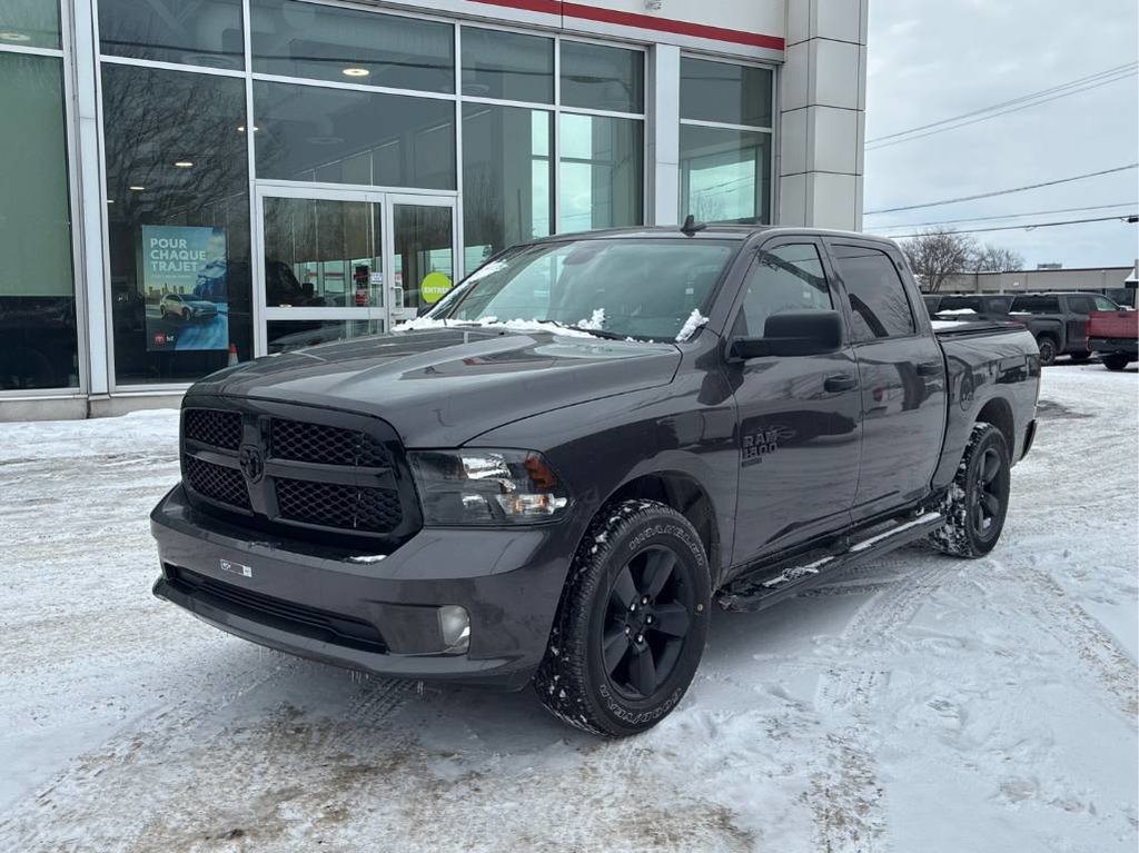 Ram 1500 Classic Express, CREW, BAS KM 2021 à Boucherville, Québec - 1 - w1024h768px