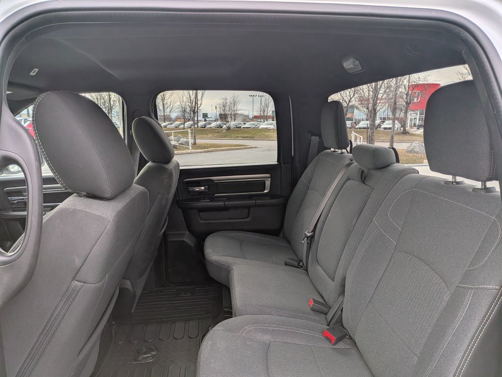 2021 Ram 1500 Classic Warlock, CREW CAB, NAV in Boucherville, Quebec - 17 - w1024h768px
