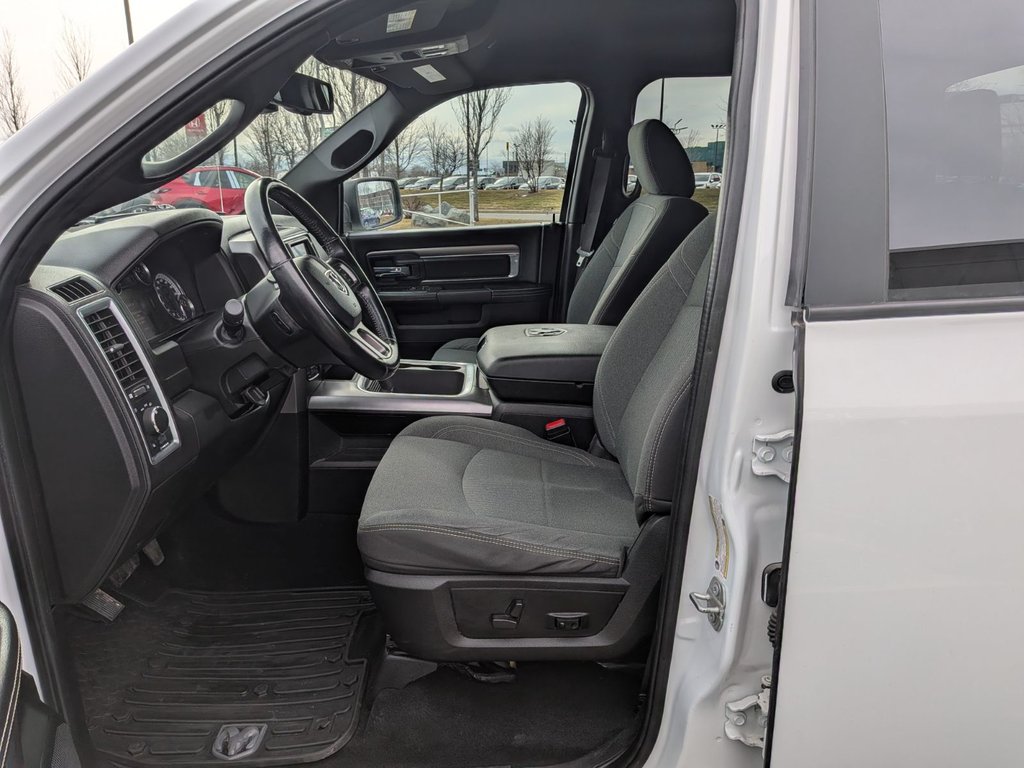 2021 Ram 1500 Classic Warlock, CREW CAB, NAV in Boucherville, Quebec - 14 - w1024h768px