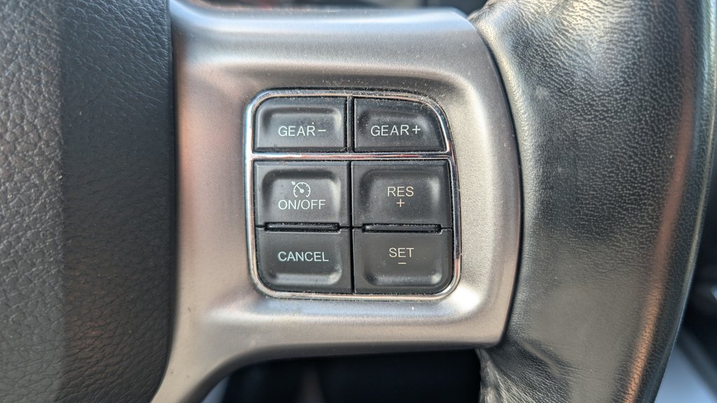 2021 Ram 1500 Classic Warlock, V6,CREW ENSEMBLE REMORQUAGE in Boucherville, Quebec - 24 - w1024h768px