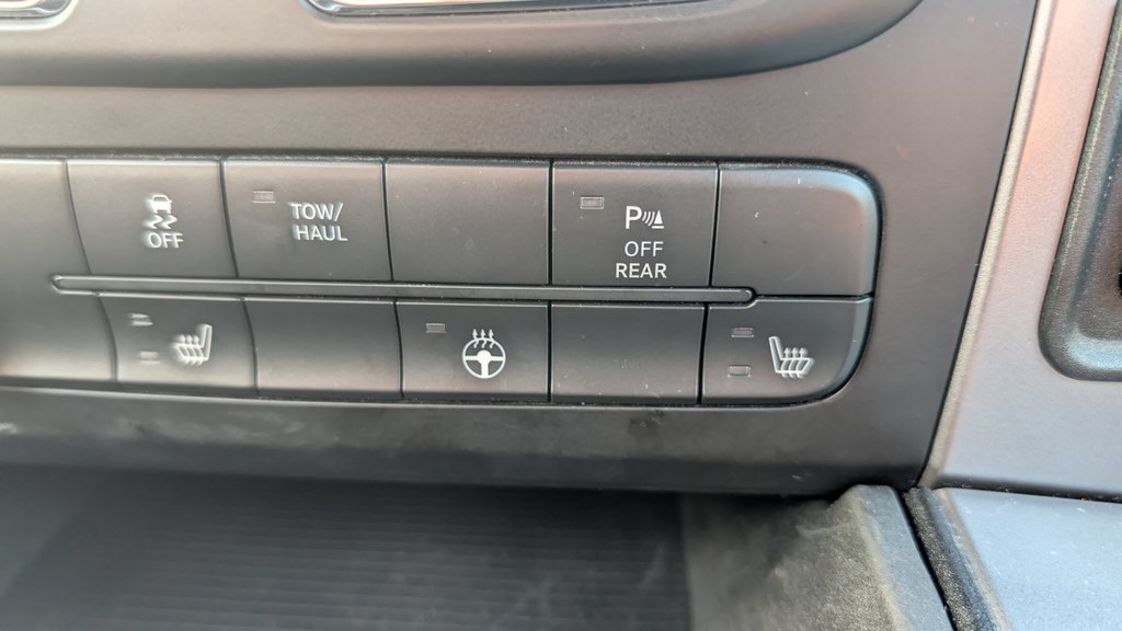 2021 Ram 1500 Classic Warlock, V6,CREW ENSEMBLE REMORQUAGE in Boucherville, Quebec - 25 - w1024h768px