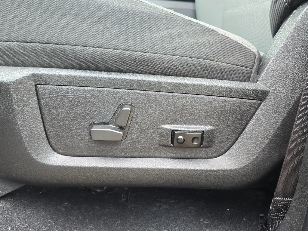 Ram 1500 Classic SLT, CREW CAB,3.6L,NAV PLAN OR, 2022 à Boucherville, Québec - 21 - w1024h768px