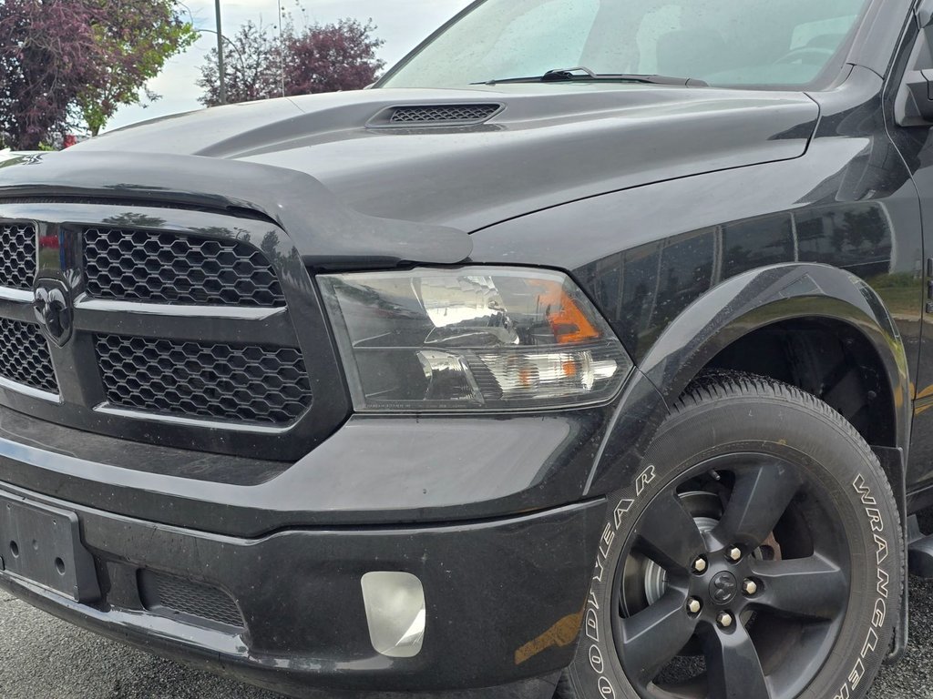 Ram 1500 Classic SLT, CREW CAB,3.6L,NAV PLAN OR, 2022 à Boucherville, Québec - 3 - w1024h768px