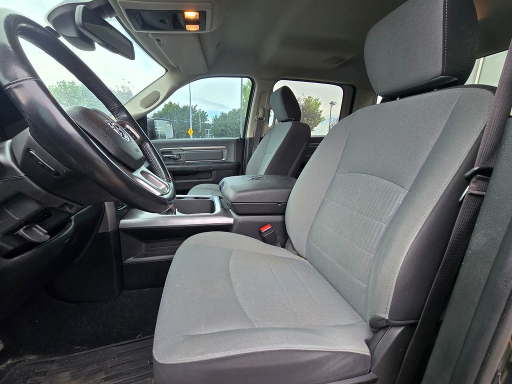 Ram 1500 Classic SLT, CREW CAB,3.6L,NAV PLAN OR, 2022 à Boucherville, Québec - 23 - w1024h768px