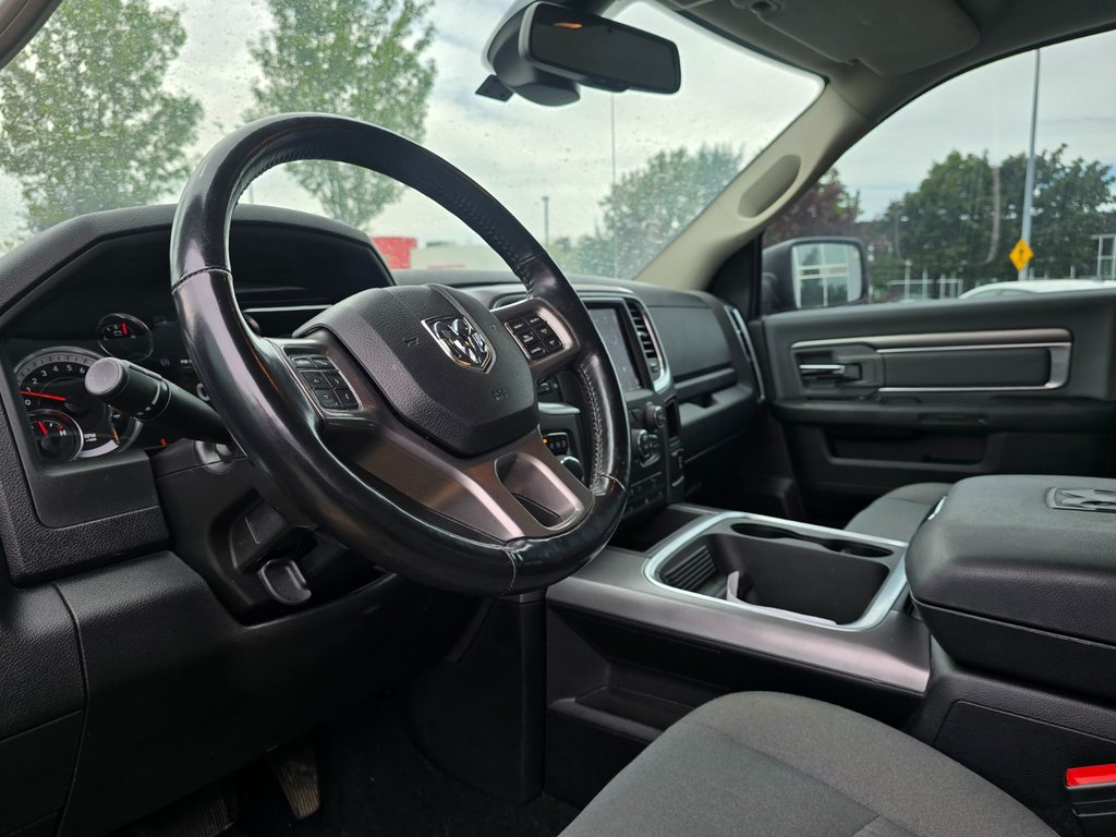 Ram 1500 Classic SLT, CREW CAB,3.6L,NAV PLAN OR, 2022 à Boucherville, Québec - 24 - w1024h768px