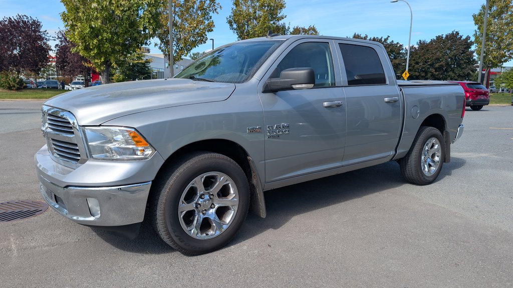 Ram 1500 Classic SLT, CREW, HÉMI, 35000KM !! GARANTIE 2022 à Boucherville, Québec - 5 - w1024h768px